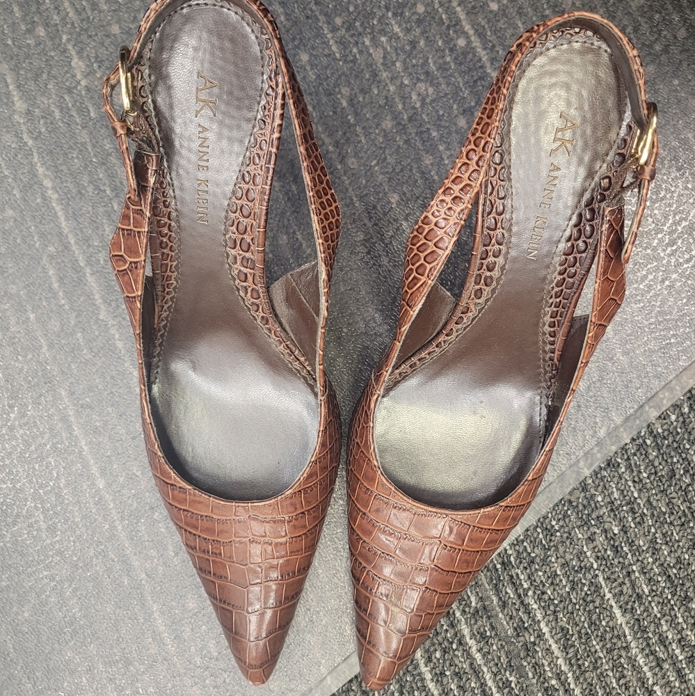 Anne Klein Brown Croc-Embossed Women's Shoes